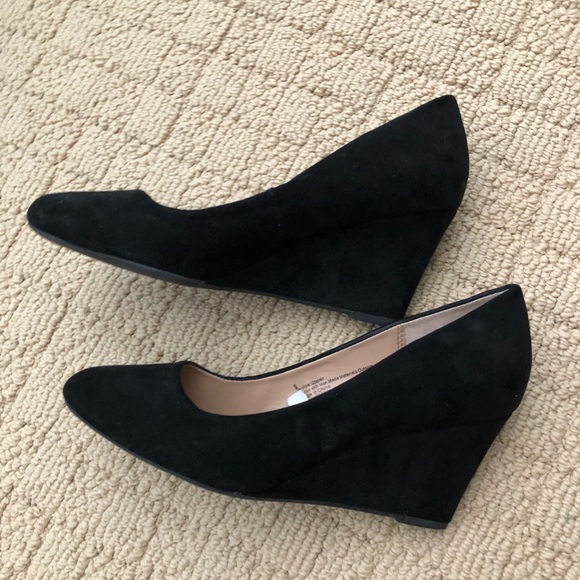 a new day Shoes - Women's a new day Dot Round Toe Wedge Pumps Sz 6